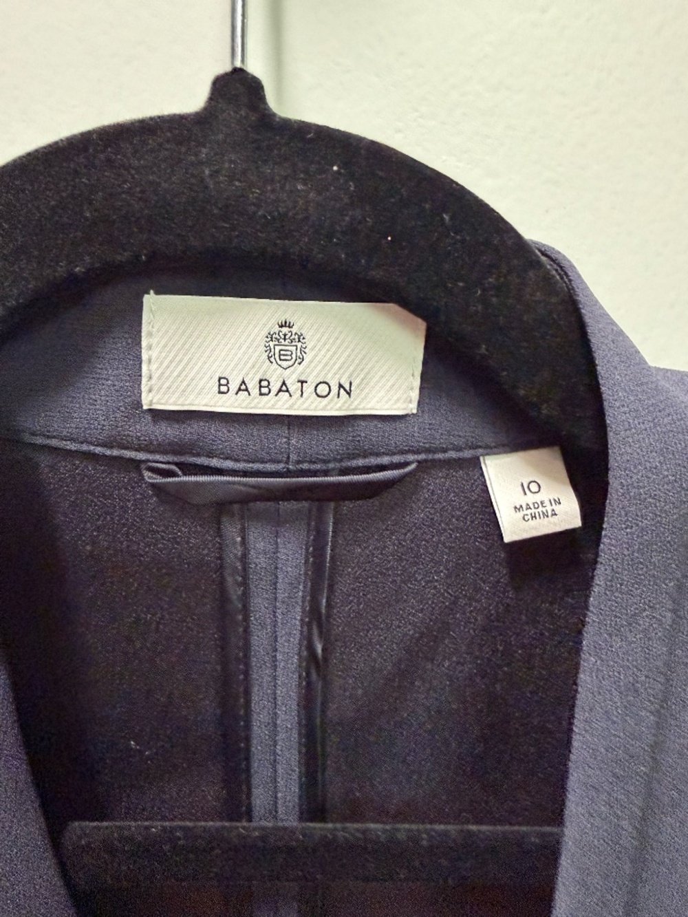 Aritzia Babaton Blazer - Picture 2 of 4